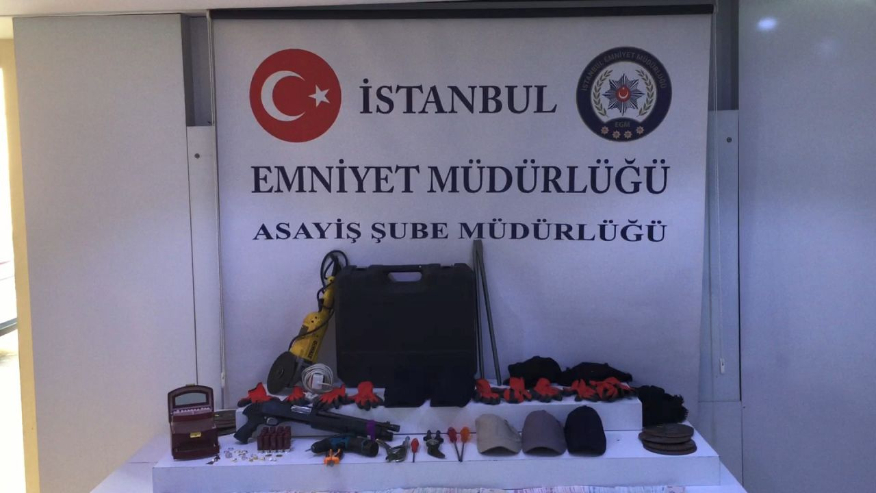 İstanbul'da sürüngenler çetesi çökertildi liderleri 37 yılı duyunca