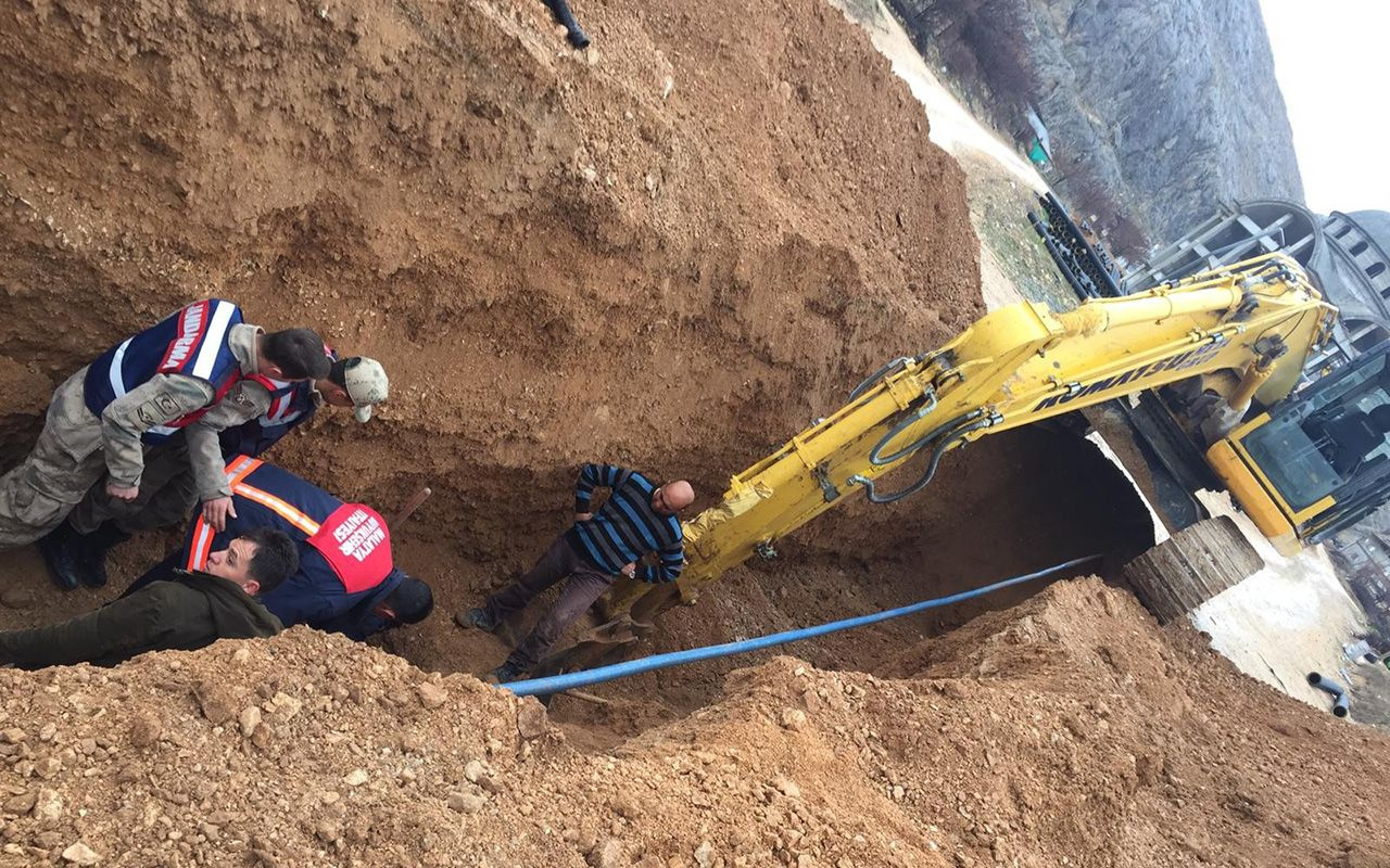 Malatya'da göçük altında kalan işçi kurtarıldı