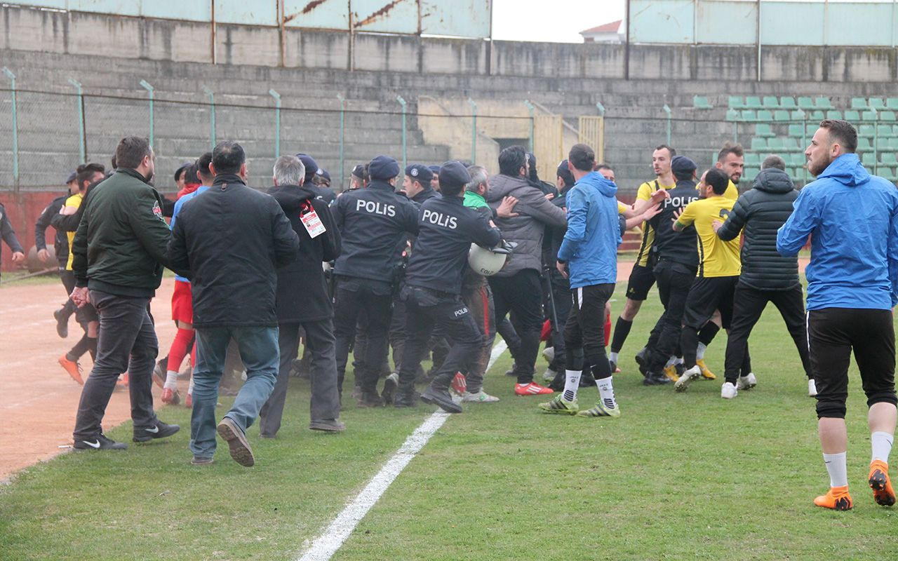 Yalova'da şampiyonluk maçında 7 kırmızı kart, 5 gözaltı