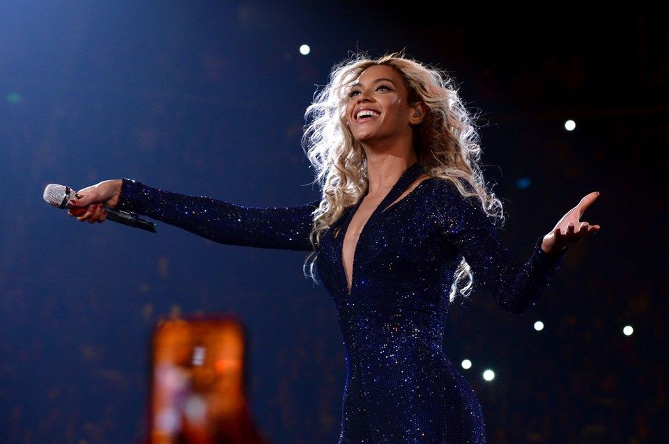 Beyonce, ödülünü eşcinsel amcasına ithaf etti