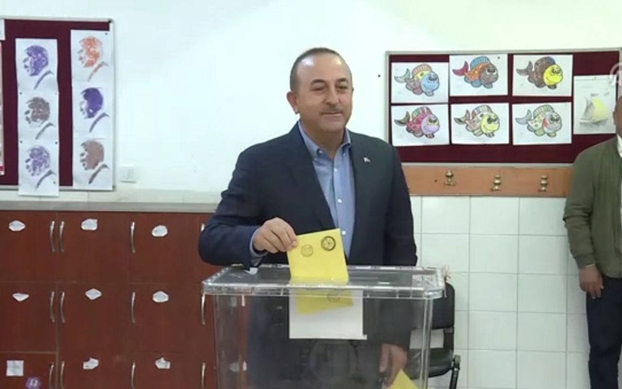 Mevlüt Çavuşoğlu oyunu kullandı