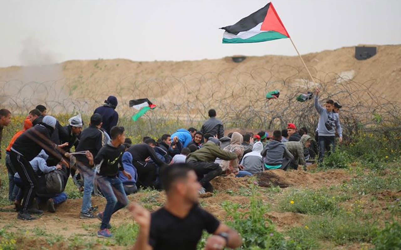 İsrail askerleri Gazze sınırında 4 Filistinliyi şehit etti