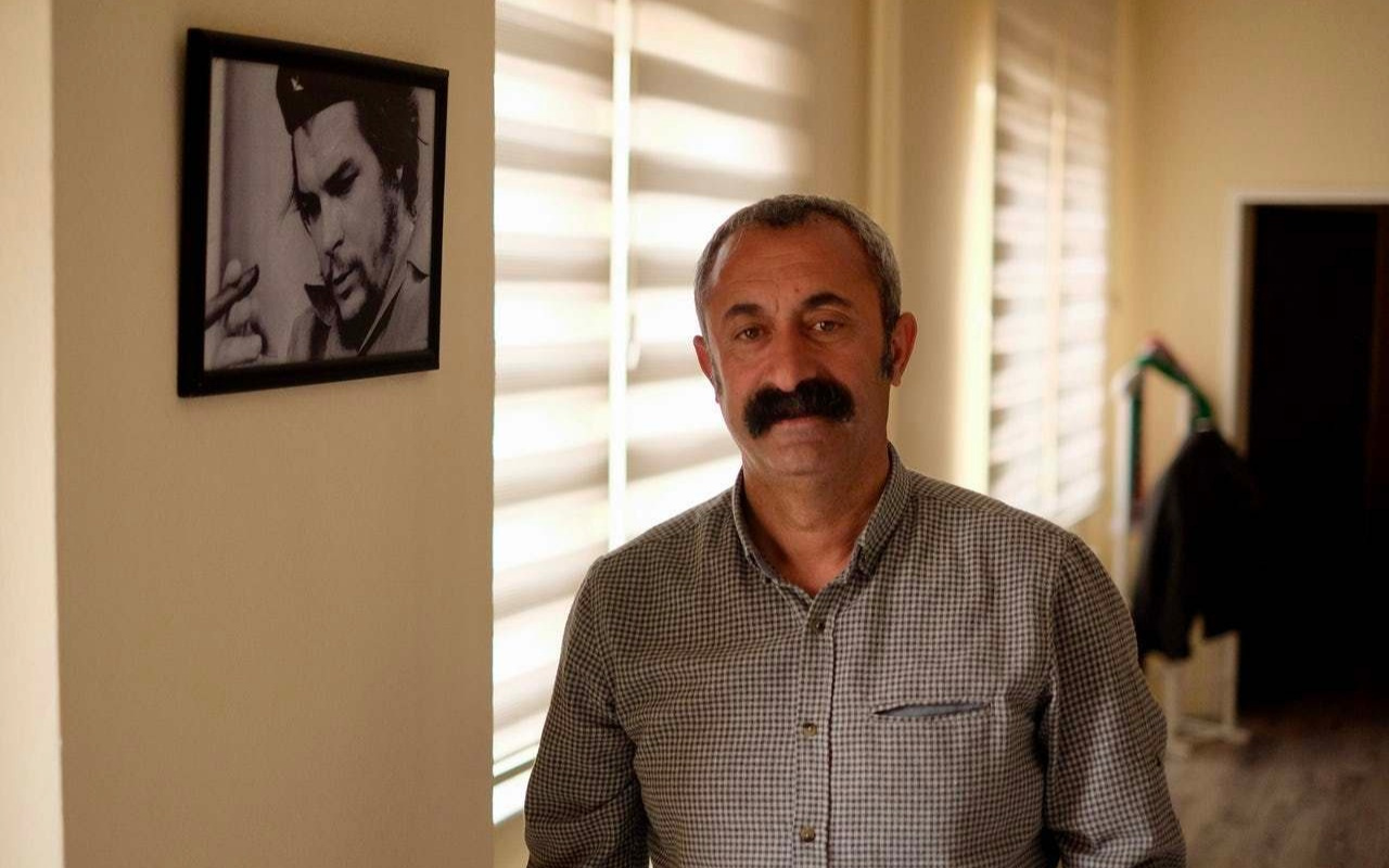 Fatih Mehmet Maçoğlu arkadaşlarına yemek servisi yaptı