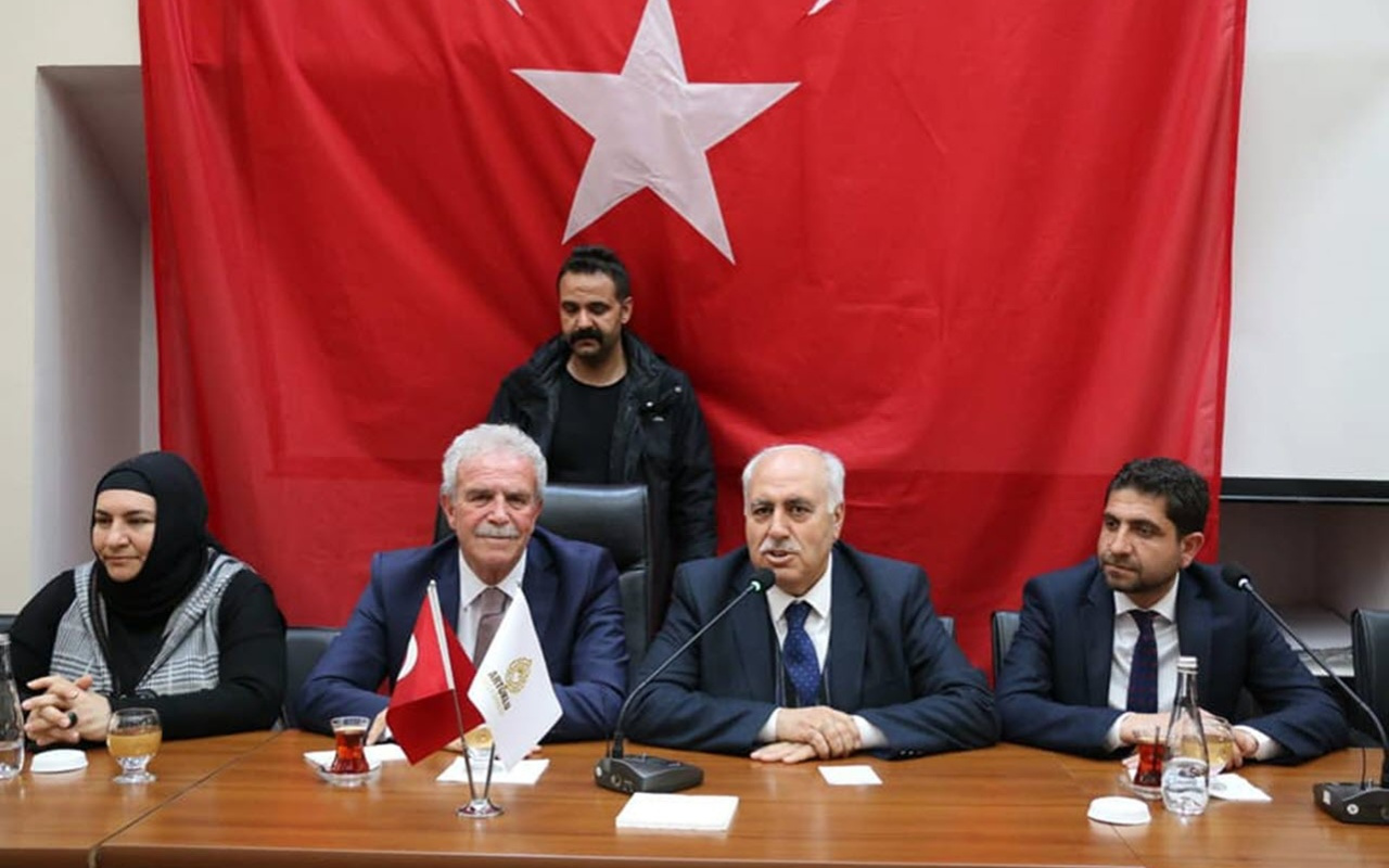 Mardin'de Artuklu ve Yeşilli başkanları göreve başladı