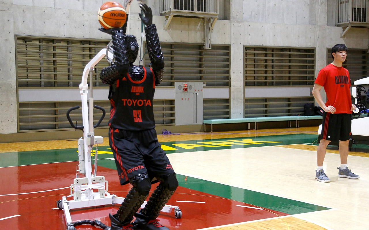 Toyota basketbolcu robot üretti: Muhteşem bir 3'lük makinesi