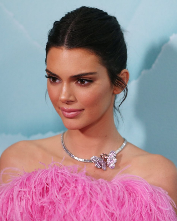 Kendall Jenner dakikada servet kazandı