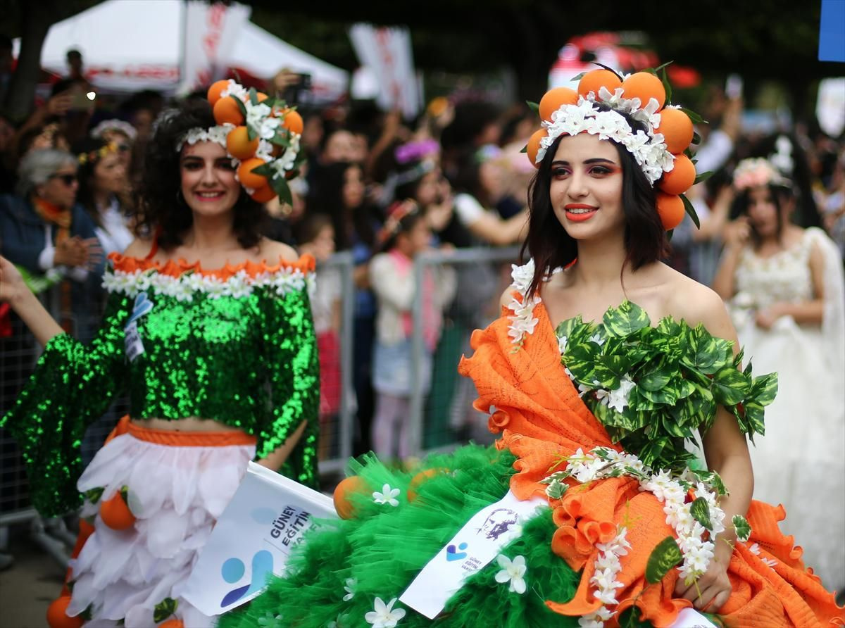 Adana Portakal Çiçeği Karnavalı rengarenk görüntüleriyle büyüledi