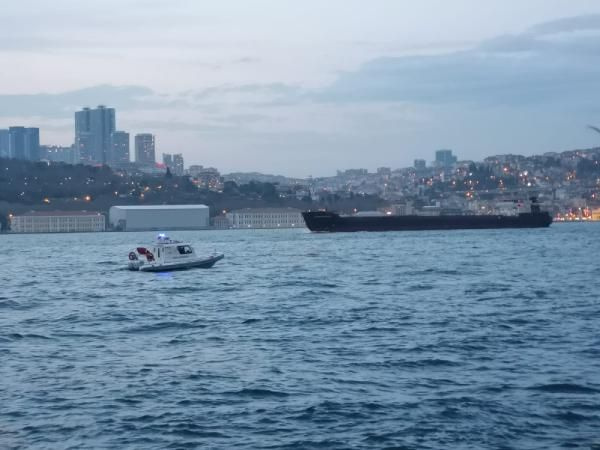 İstanbul'da köprüden atlayarak intihar eden kişiyi arama çalışmaları sürüyor