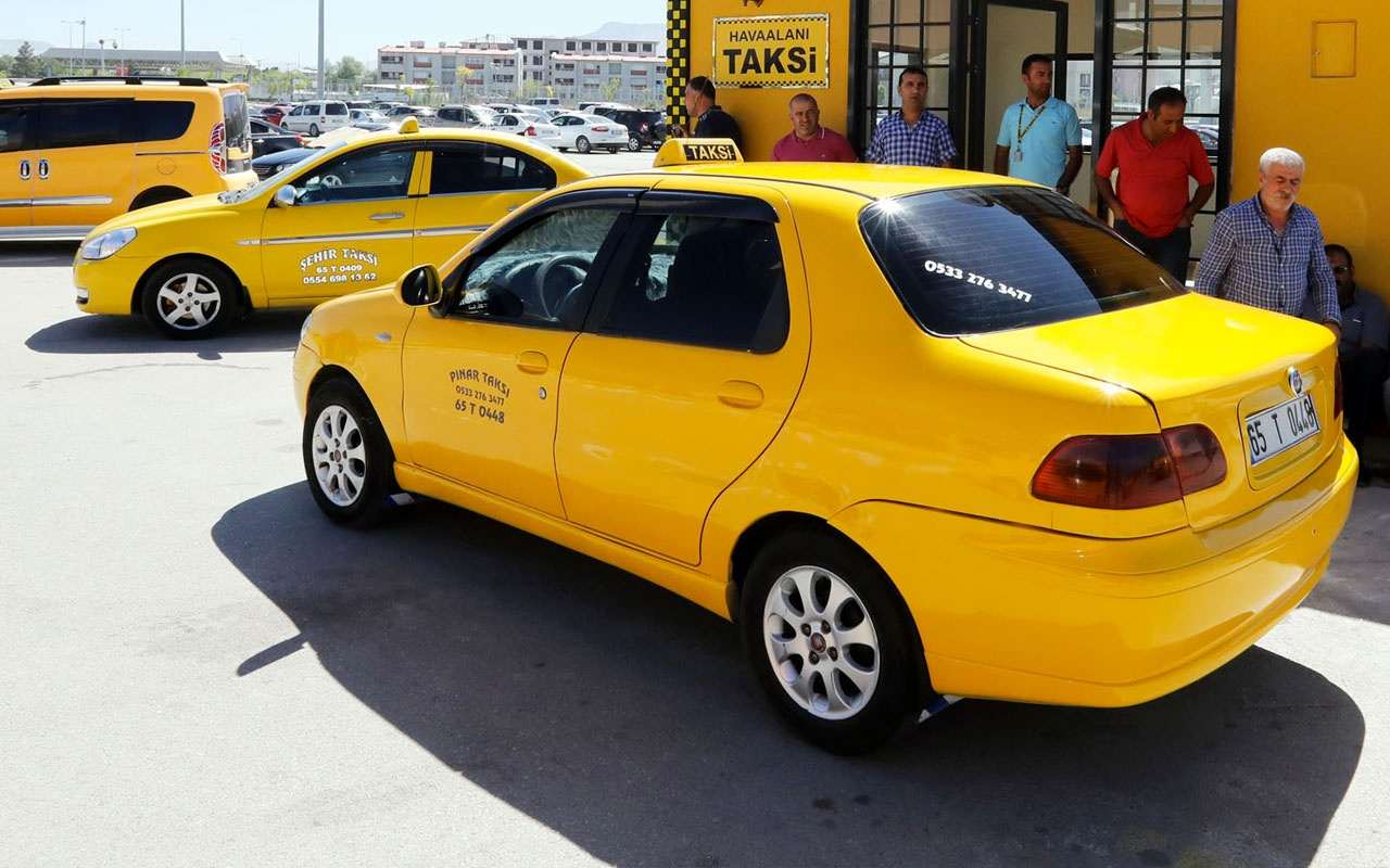 Taksilerde yeni dönem! Müşteriler taksi soförlerine puan verecek