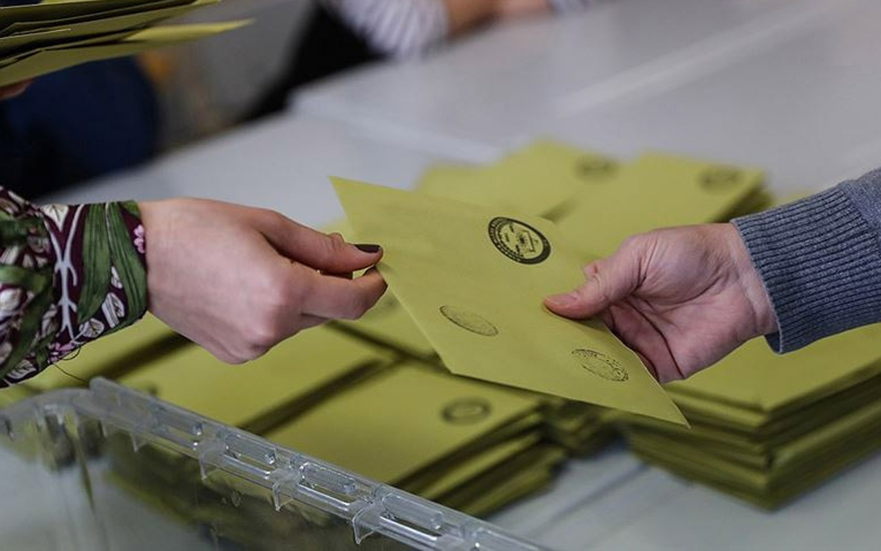 İstanbul seçim sonuçları geçersiz oylar aradaki fark bir kez daha değişti