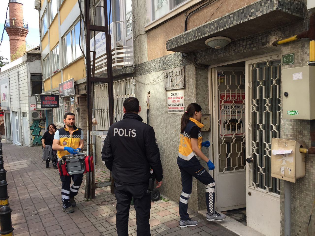 Bursa'da sokağa yayılan kötü koku cesedi ortaya çıkardı