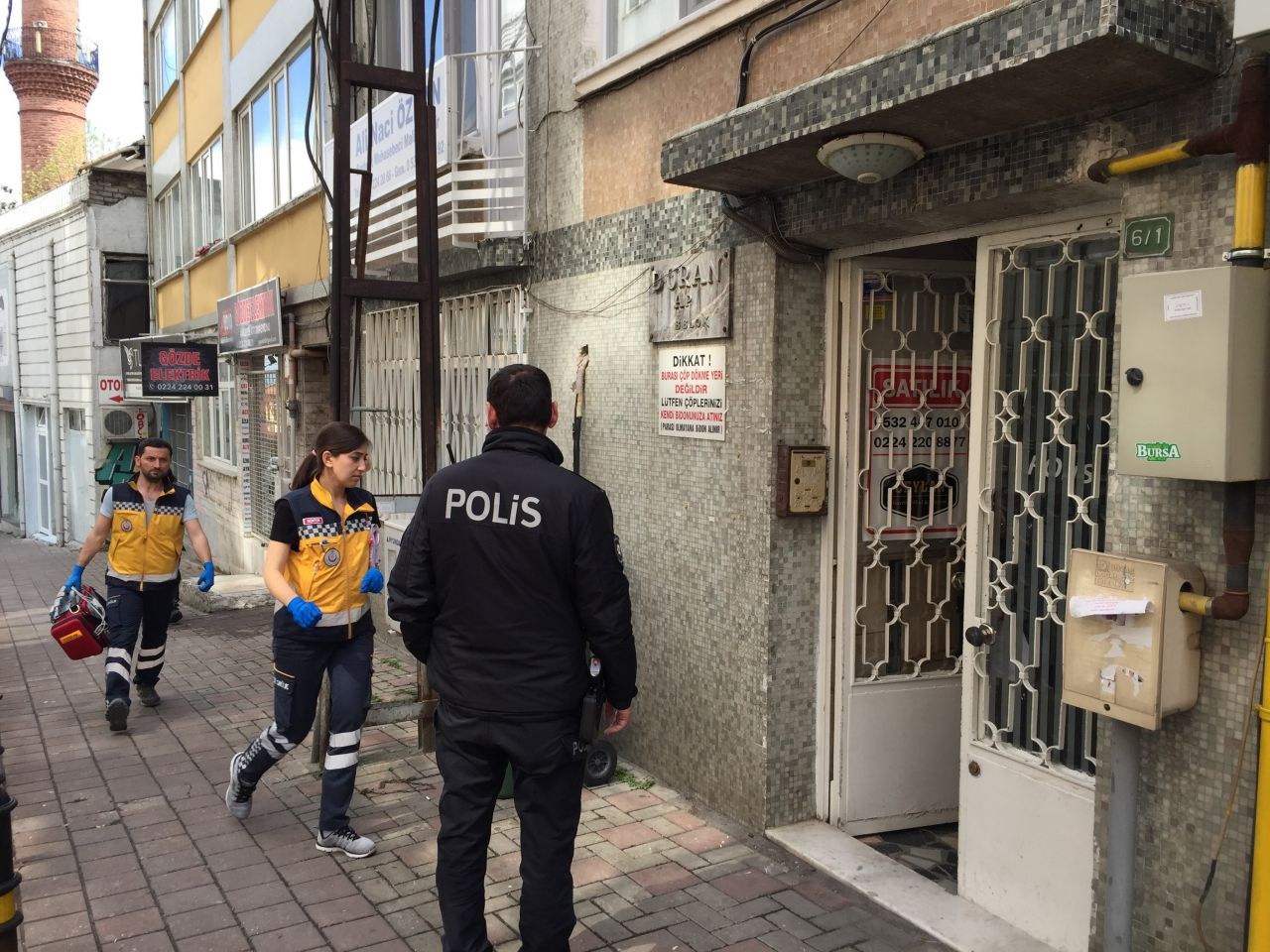 Bursa'da sokağa yayılan kötü koku cesedi ortaya çıkardı