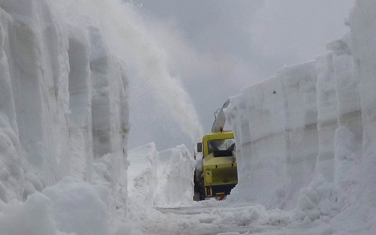 Muş'ta kar kalınlığı 6 metreye ulaştı inanılmaz görüntüler