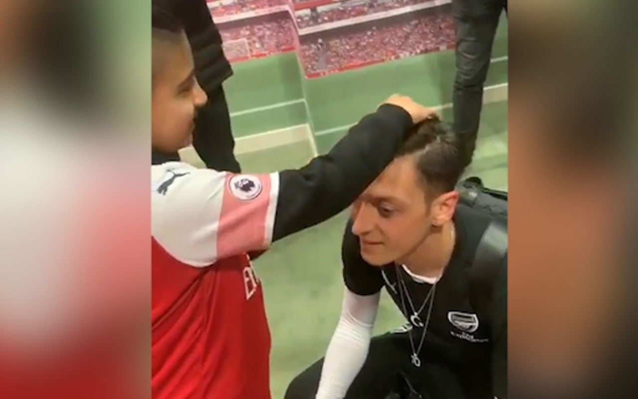 Mesut Özil görme engelli hayranıyla bir araya geldi
