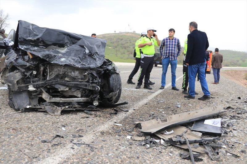 Diyarbakır'da feci kaza çok sayıda ölü ve yaralı var