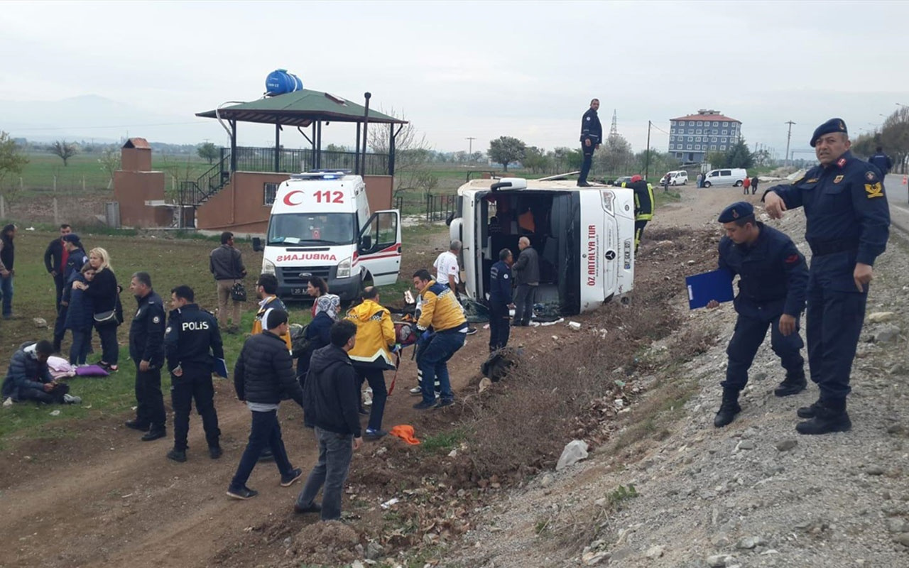 Denizli'de öğrencileri taşıyan tur otobüsü devrildi: 34 yaralı