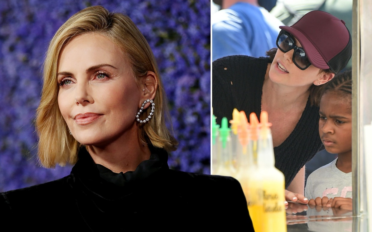 Charlize Theron, oğlunun kız gibi hissettiğini söyledi