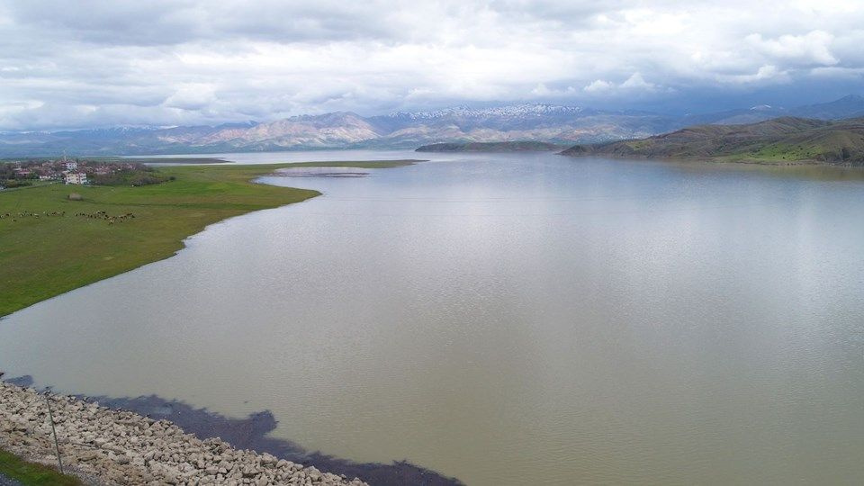 5 yıl önce kuruyan Murat Nehri'nin son hali hayranlık uyandırdı