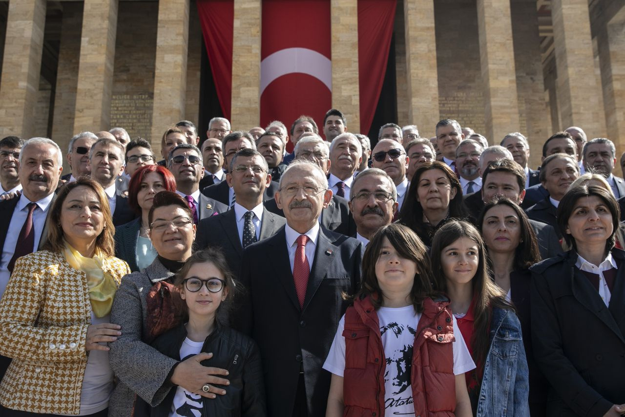 23 Nisan Bayramı için devlet erkanı Anıtkabir'de Kılıçdaroğlu'ndan dikkat çeken tavır