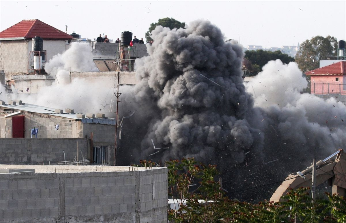 İsrail ordusu öldürdüğü Filistinlinin evini yıktı