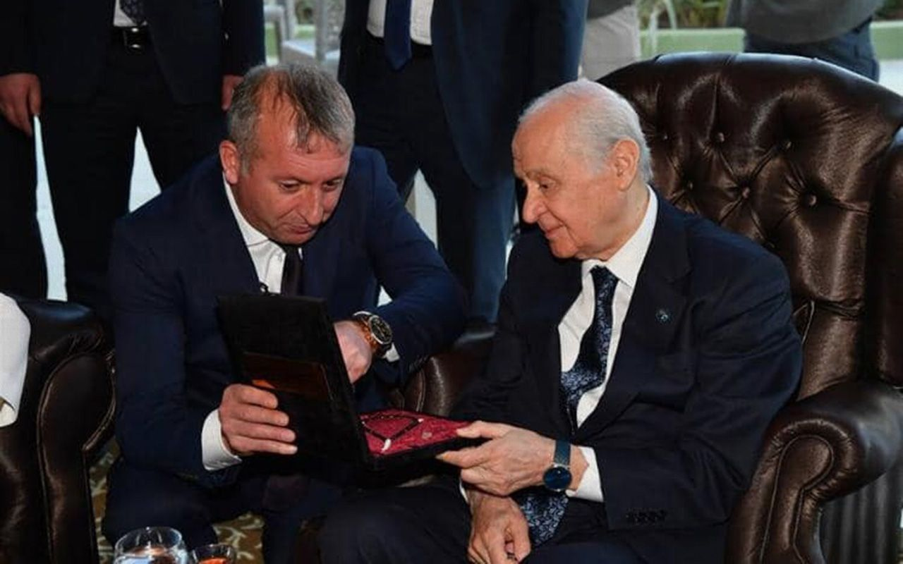 MHP lideri Bahçeli'ye çok özel hediye