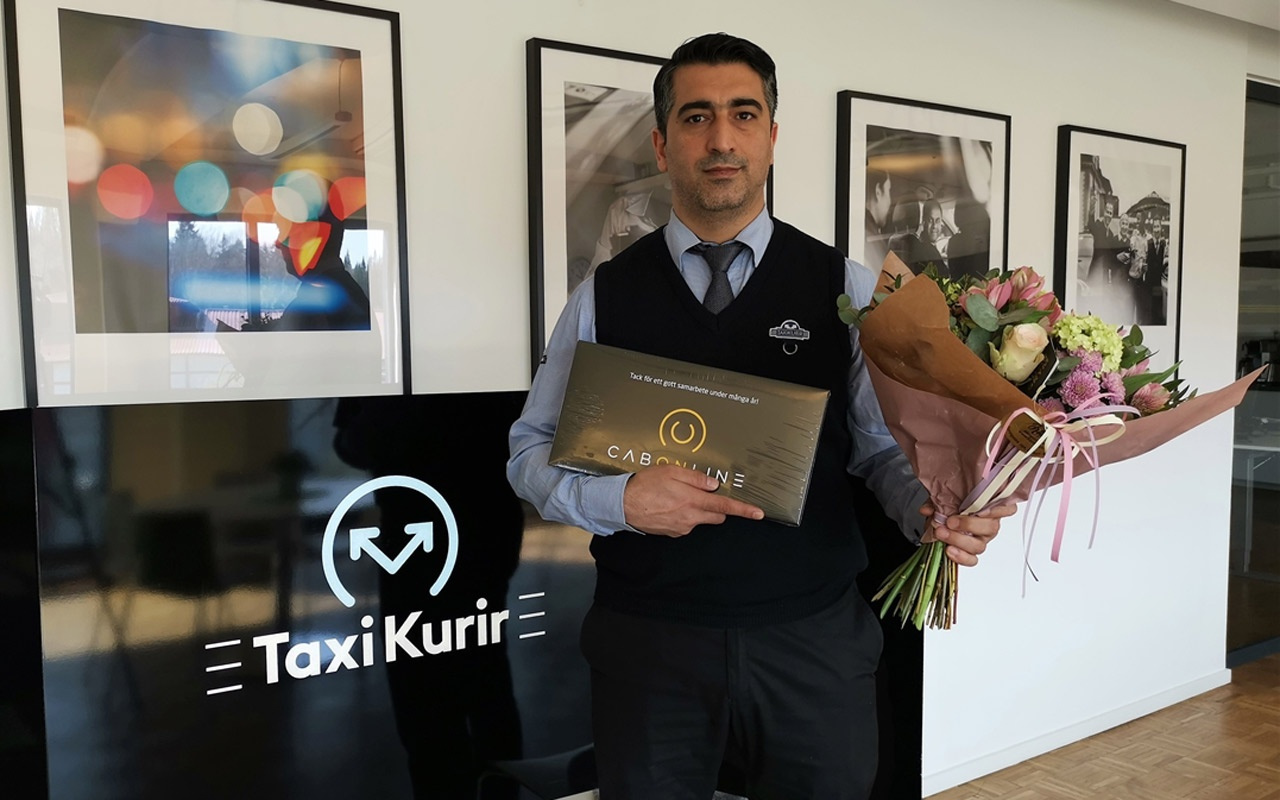 İsveç'te kahraman ilan edilen Türk taksici ödüllendirildi