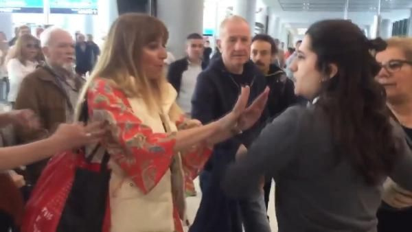 Havalimanında görevliye hakaret eden kadın kim? Funda Esenç'in gerçek hali