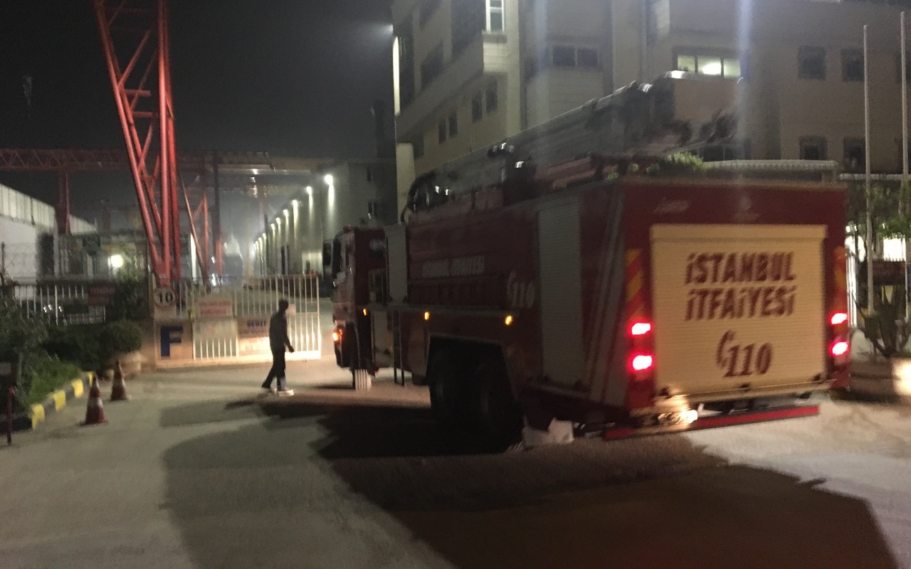 İstanbul Tuzla'da tersane yangını