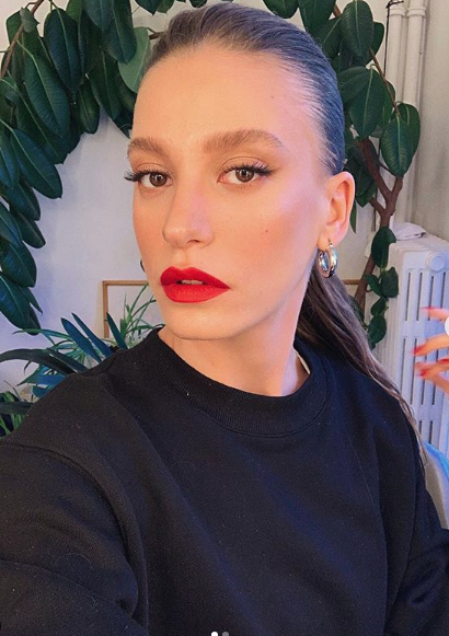 Serenay Sarıkaya ve Kerem Bürsin ayrılığının ardından ilk açıklama