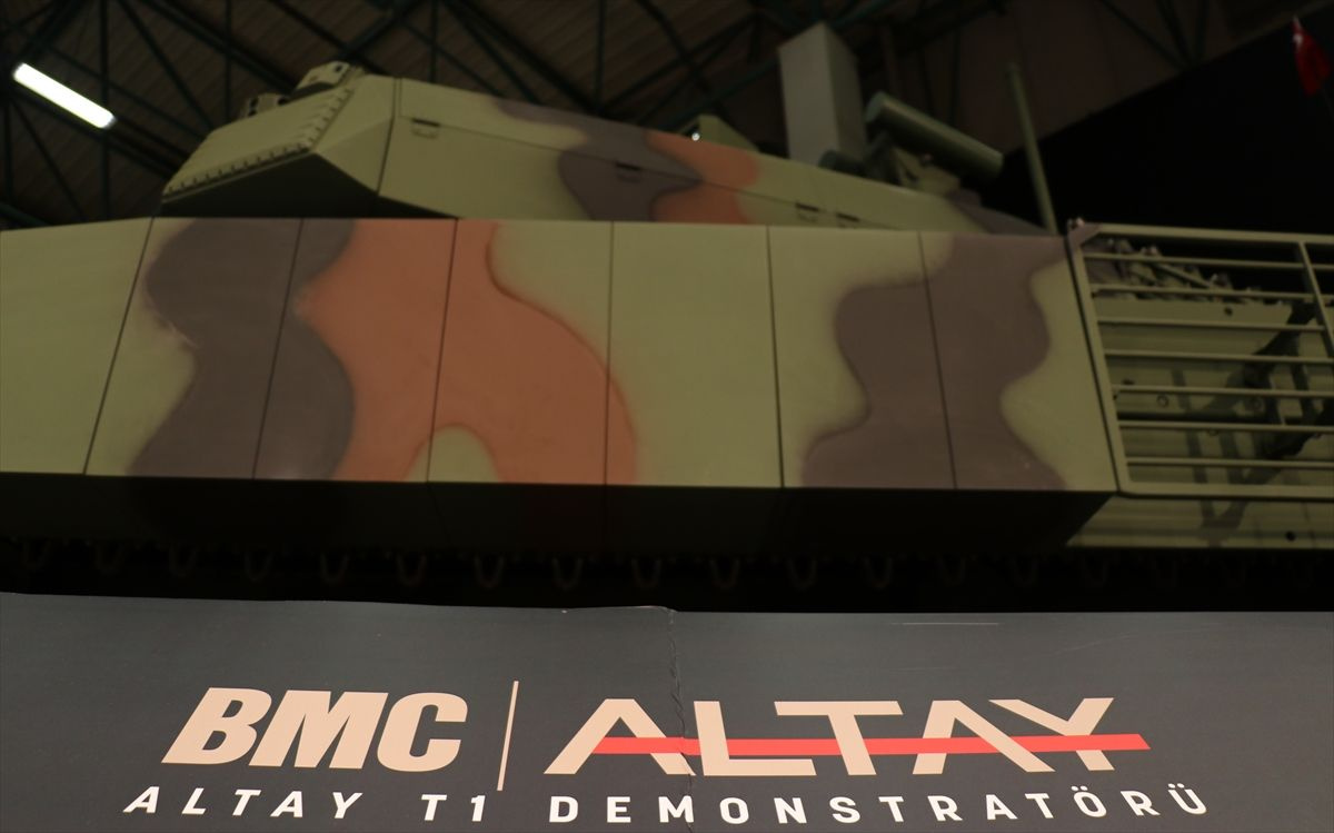 Milli ana muharebe tankı ALTAY görücüye çıktı
