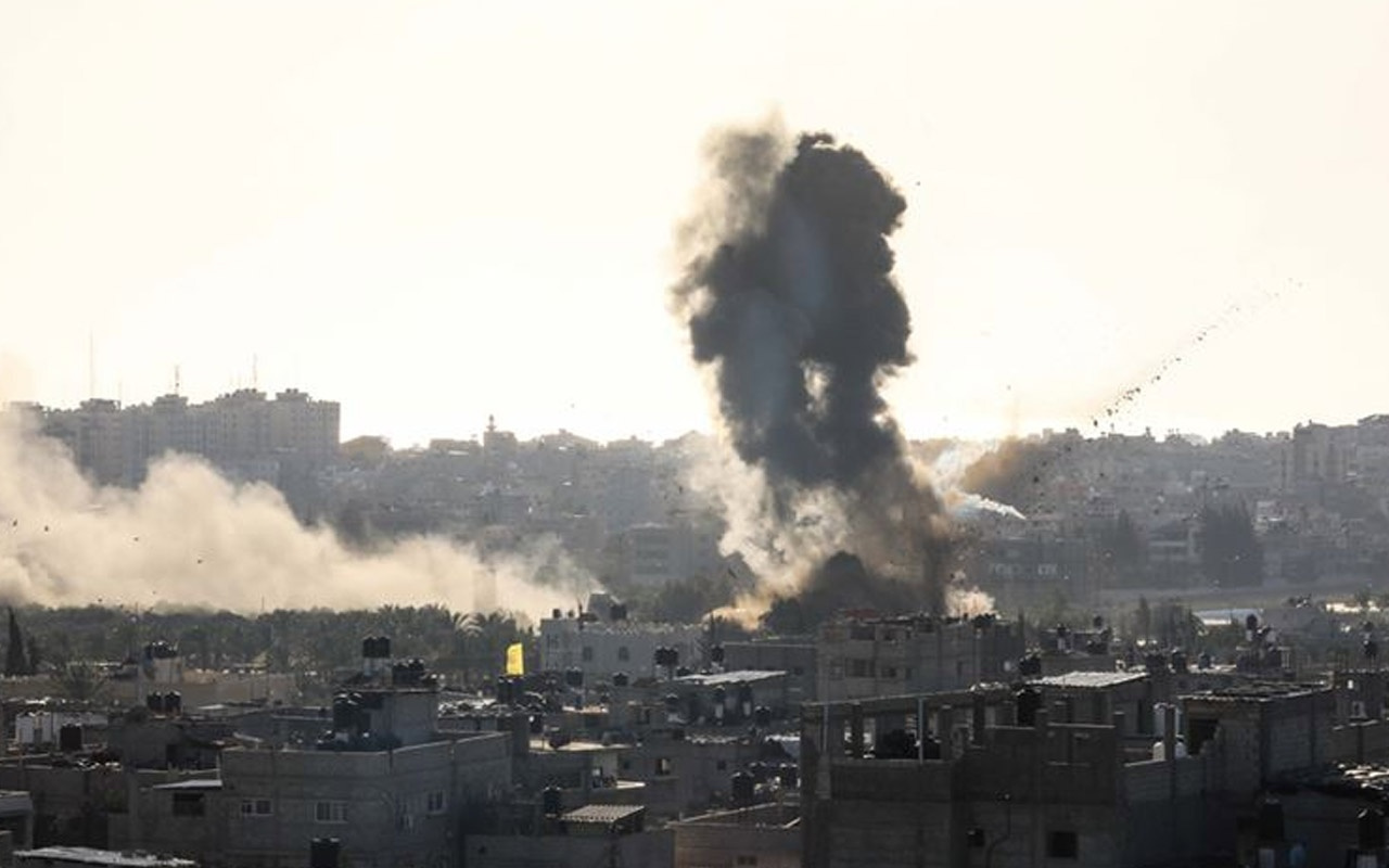 İsrail ordusu Gazze'de AA'nın ofisinin bulunduğu binayı vurdu