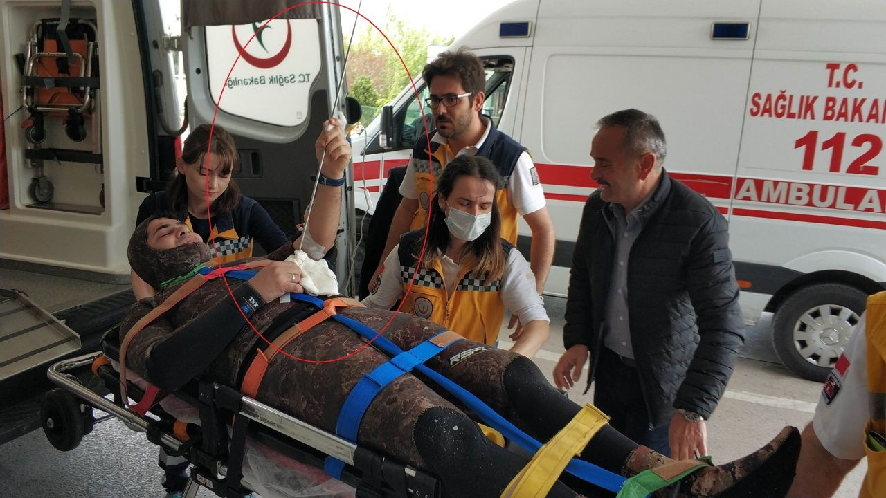 Samsun'da bir kişi karnına saplanan zıpkınla hastaneye kaldırıldı