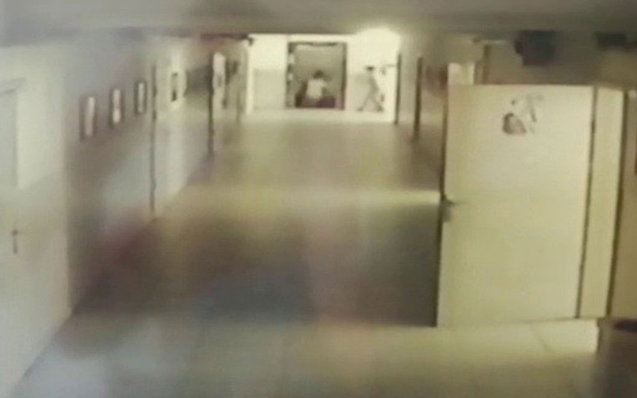 Mersin'de okulda asansör boşluğuna düştü o anlar güvenli kamerasına yansıdı