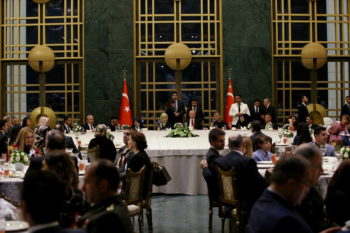 Erdoğan şehit aileleriyle iftarda bir araya geldi