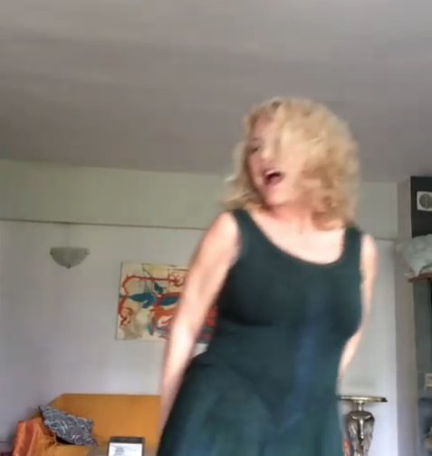 64 yaşında cesur dans şov Yeşilçam'ın yıldızı Suna Yıldızoğlu şaşırttı