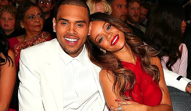 Rihanna'nın hayranları bir yorum yapınca Chris Brown'u pişman etti!