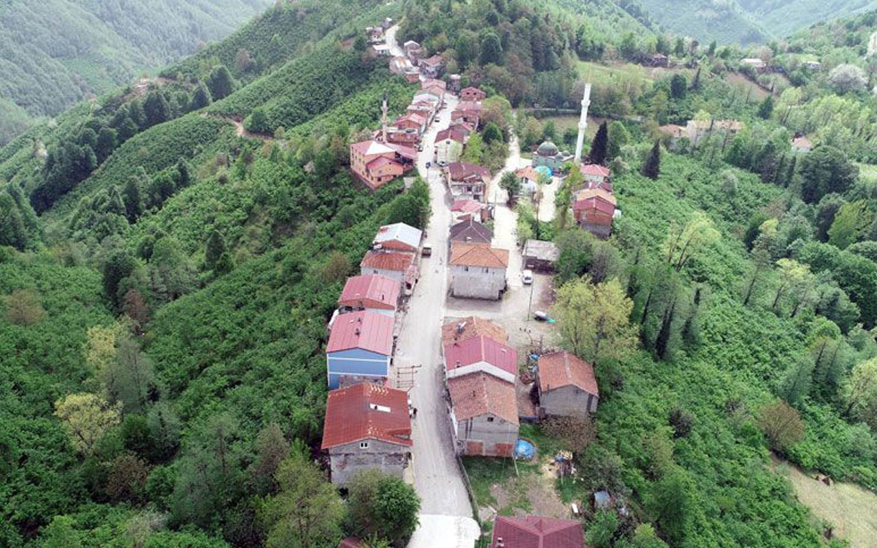 Bu mahallede oturanlar karşı mahalleye geçip 1 dakika erken iftar açıyor