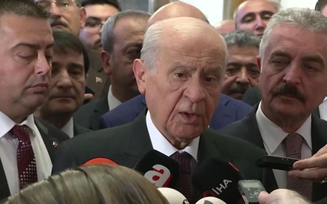 Bahçeli: "11. Cumhurbaşkanı Abdullah Gül vefasızlık yapıyor"