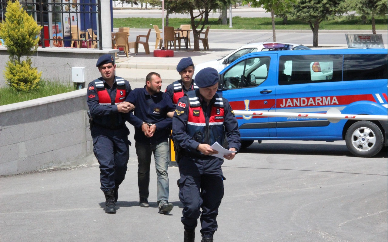 Jandarma cezaevi firarisini saklandığı evde yakaladı