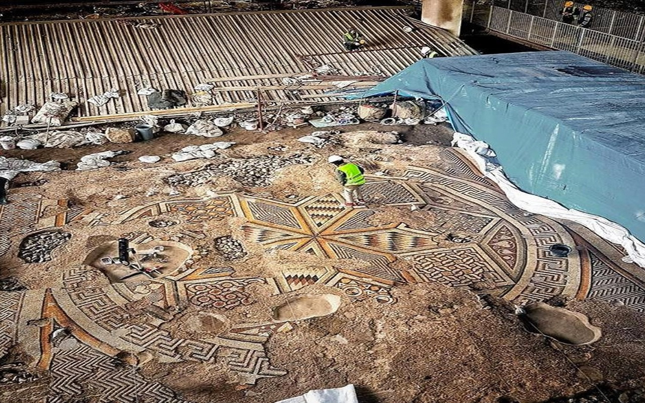 Böyle halı görülmedi! Dünyanın en büyük antik taban mozaiği...