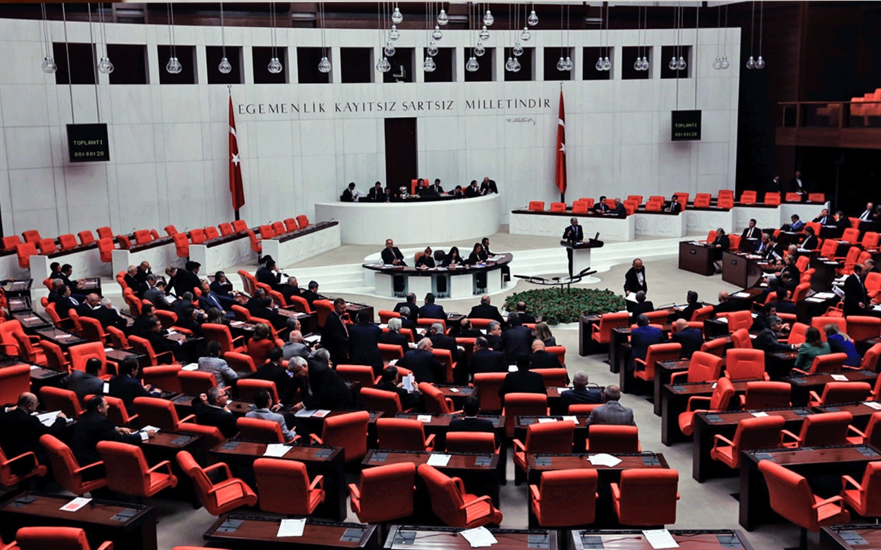 MHP'den Meclis'e teklif: Askere gitmek isteyen kadınlara izin verilsin