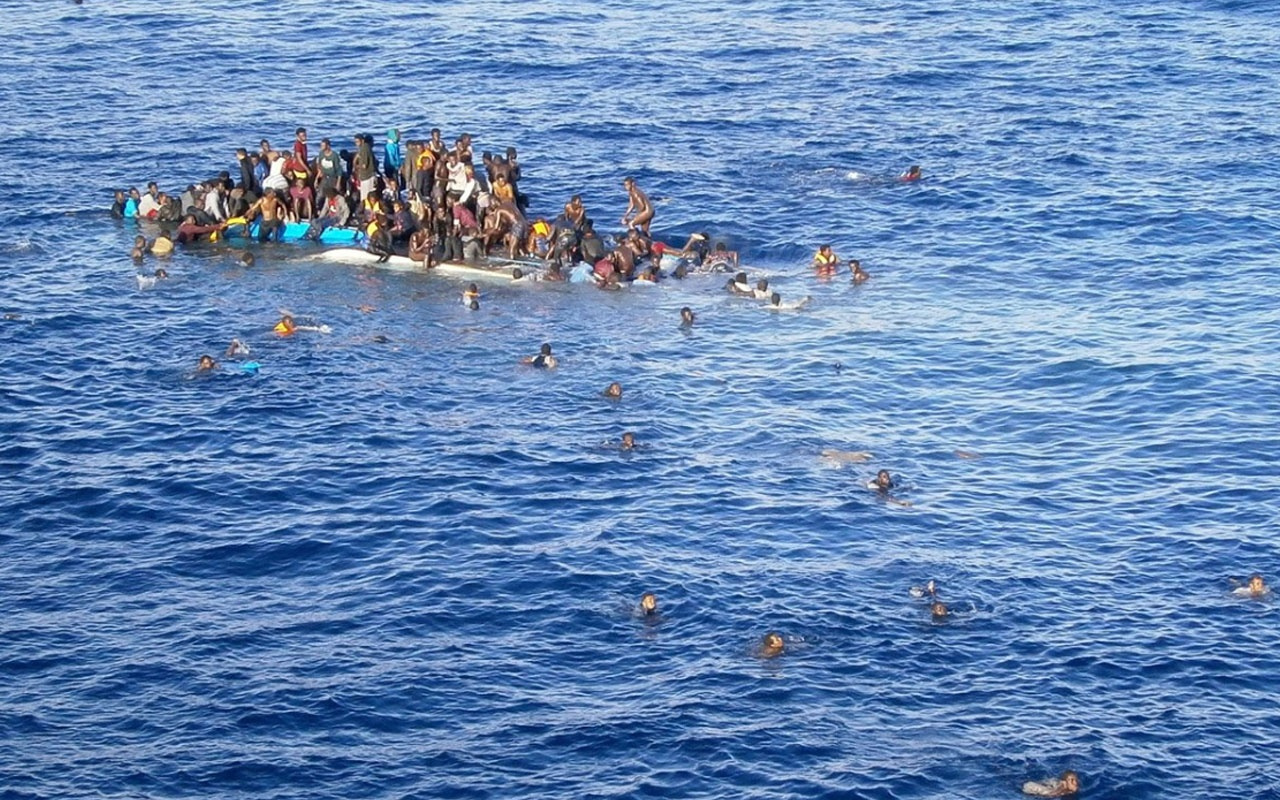 Tunus'ta göçmenleri taşıyan tekne battı: 70 ölü