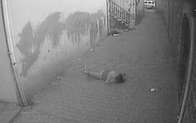 Şanlıurfa'da genç kızın balkondan düşme anı kamerada