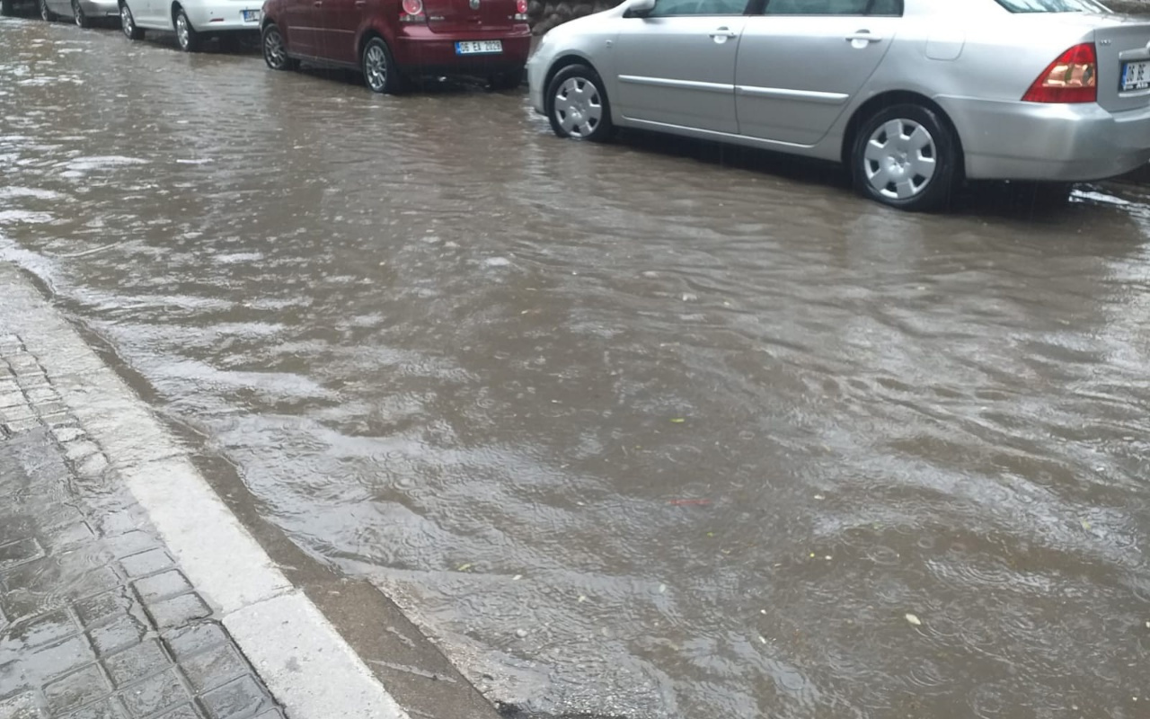 Başkent’te sağanak yağmur etkili oldu