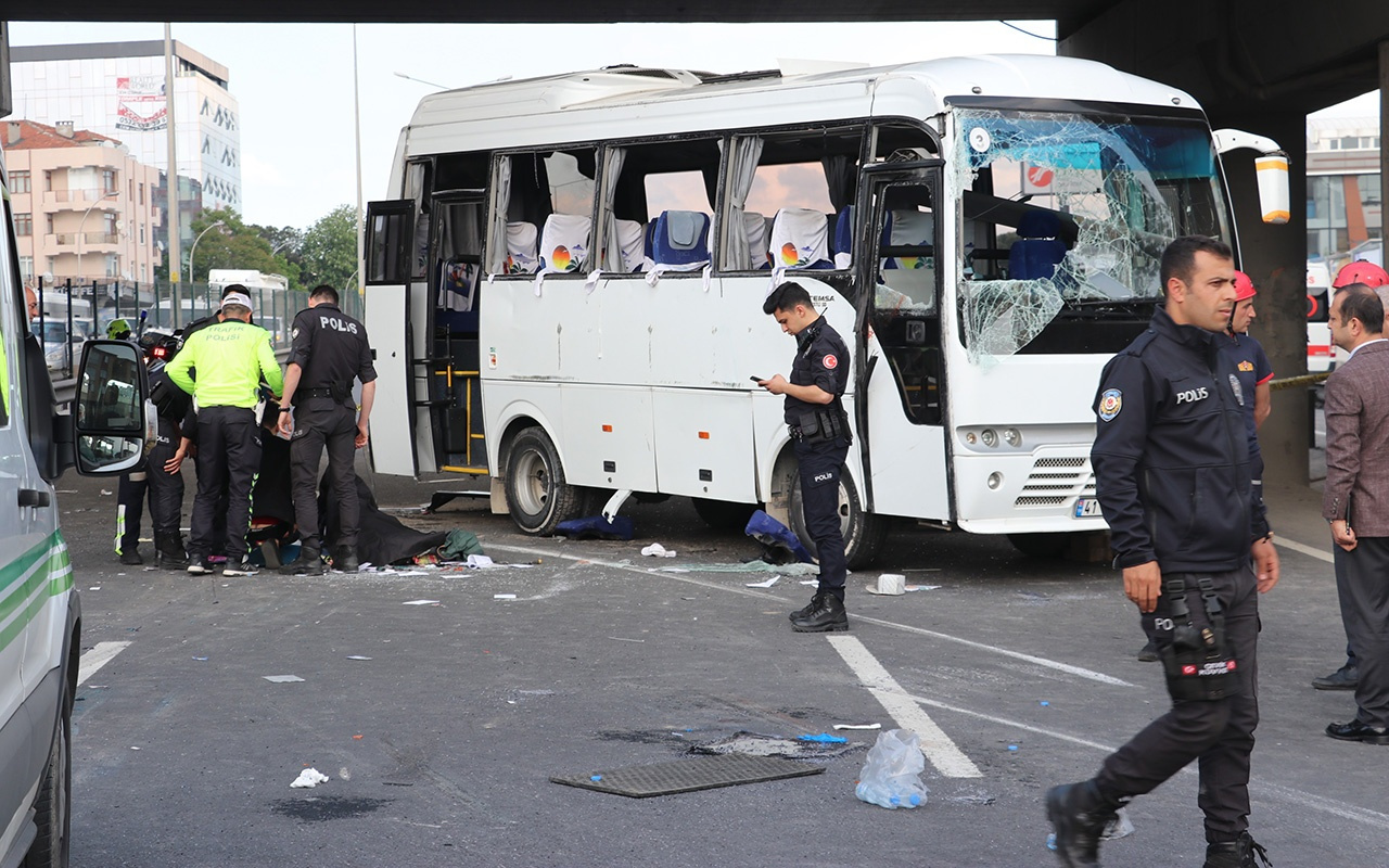 Kocaeli'de işçi servisi ile hafif ticari araç çarpıştı 1 ölü 15 yaralı