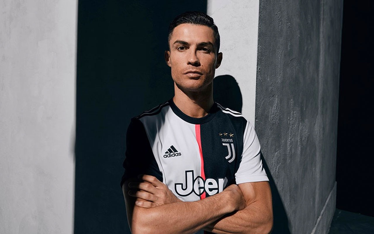 Juventus, yeni sezon formalarını tanıttı