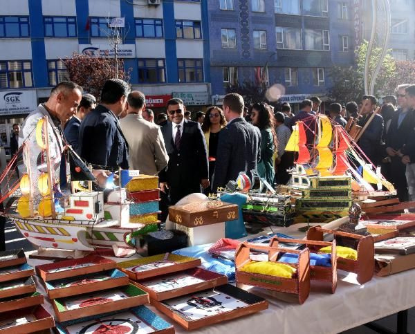 Hakkari'deki tutuklu ve hükümlüler sergi açtı