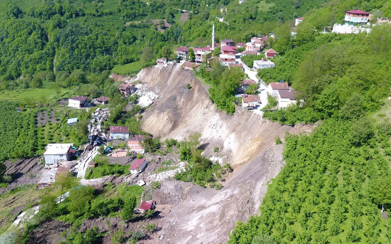 Ordu’da heyelanın yok ettiği mahalle havadan görüntülendi