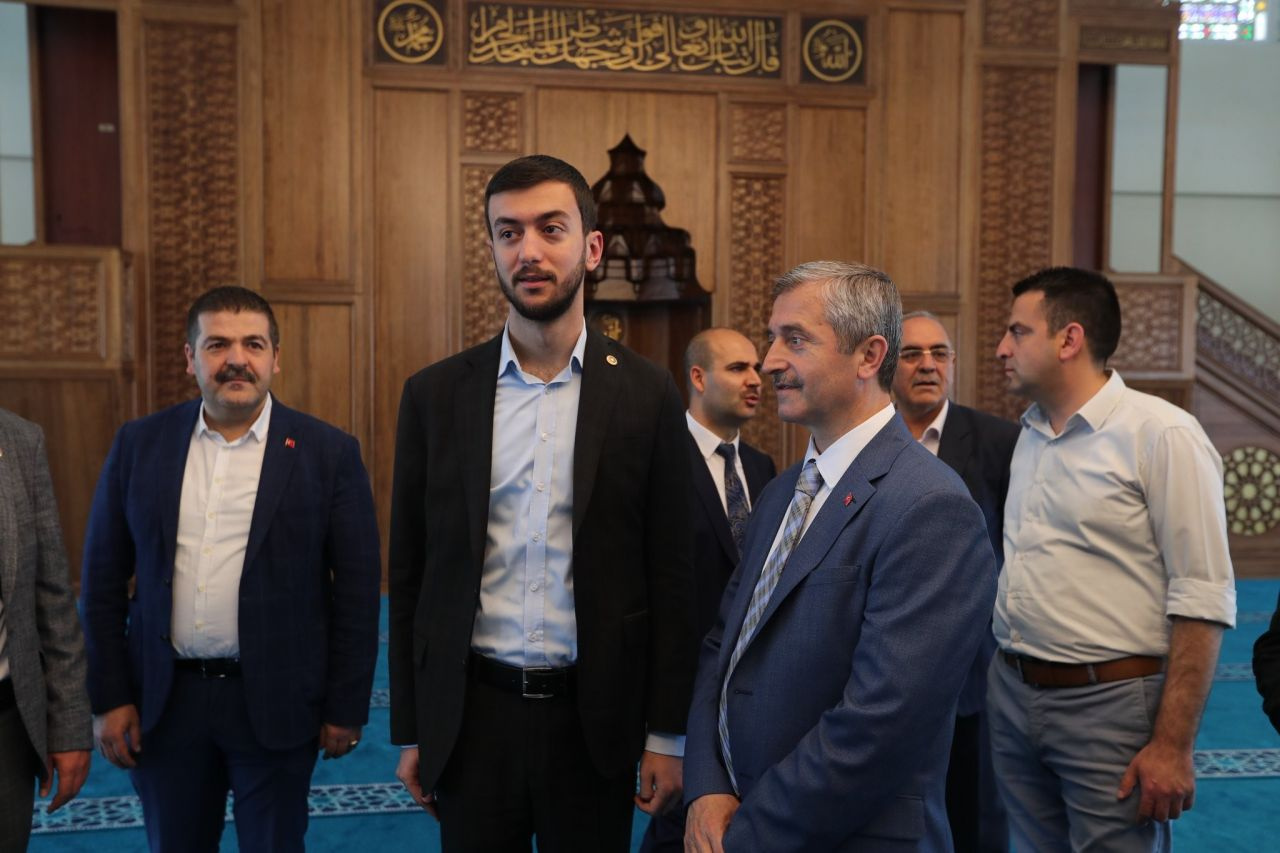 Ak Parti Gaziantep milletvekili Müslüm Yüksel'i hüngür hüngür ağlatan açılış