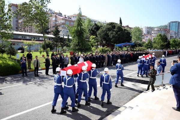 Trabzon'da şehit askerler için hüzünlü tören